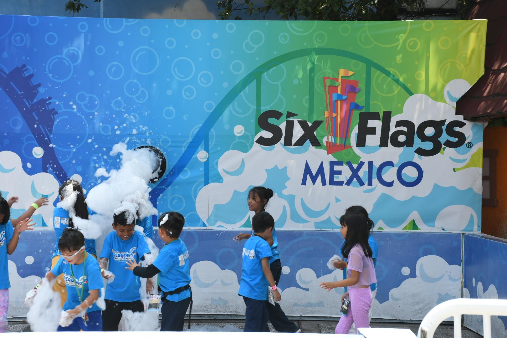 Curso de Verano 2026, Visita a Six Flags México